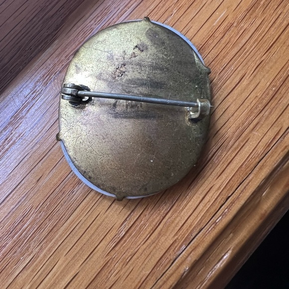 Vintage Hand Painted‎ Porcelain Floral Brass Back Brooch Pin - Picture 5 of 10